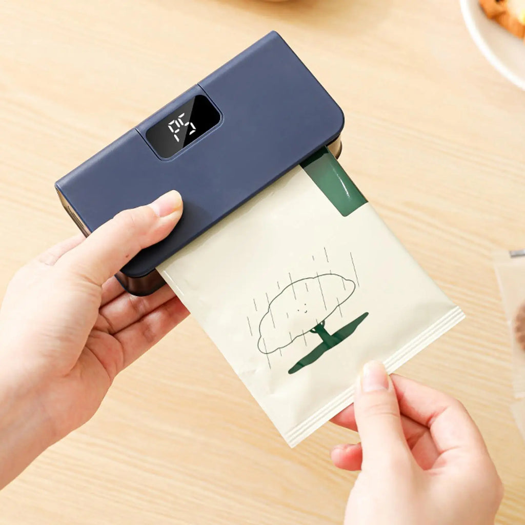 Mini Bag Sealer 2 in 1 Rechargeable Bag Sealer Heat Seal With Cutter and Magnet Bag Resealer Machine for Plastic Bags Snack Bags